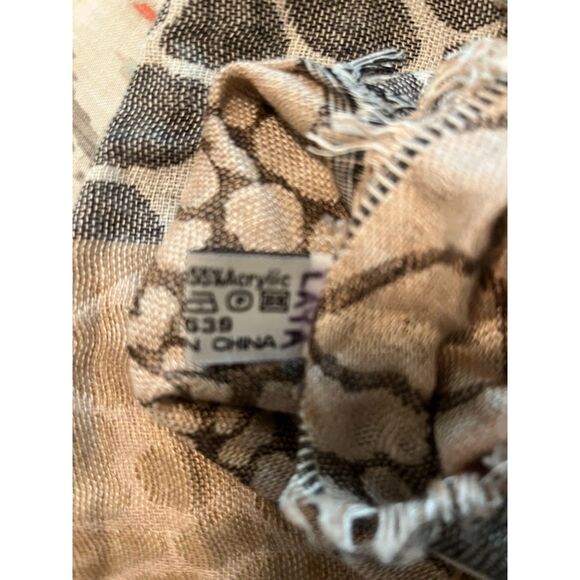 Pashima Whimsical Business Casual Giraffe/Animal Print Large Scarf/Wrap 26"x 74" - Picture 3 of 7